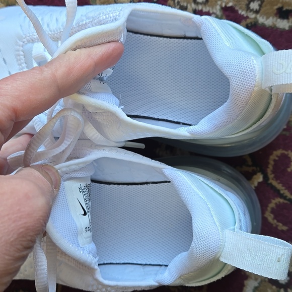 Nike Air Max 270 5Y NWOB White Sneakers Youth/women's Clean Classic Air Cushion - Picture 9 of 9
